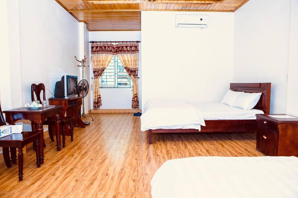 Hung Thinh Hotel Ban Gum Exterior photo